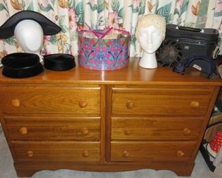 Vintage Ladies Hats/Gloves, Chest of Drawers