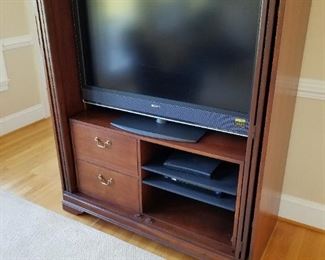 TV cabinet with flatscreen TV