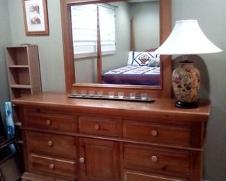 Dresser/Mirror