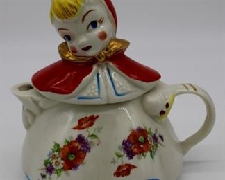 Hull Red Riding Hood Teapot