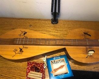 Humming Wood Dulcimer with Strings