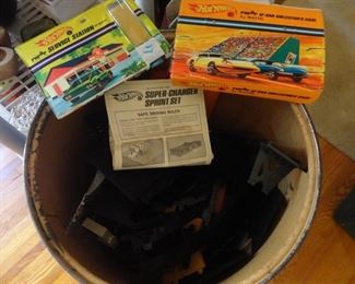 Hot Wheels Super Charger Sprint Set plus accessories