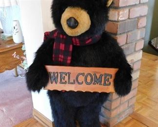 Dan Dee Large “welcome” bear