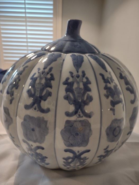 Beautiful blue and white pumpkin shaped jar and lid.