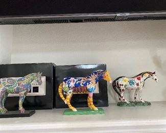 Collectible trail of the painted ponies All Retired
#1456 Caballo Brillante w/box
#1585 Kitty Cats Ball w/box
#1586 Childrens Prayer Pony no box