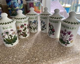 Set of 6 decorative herb containers