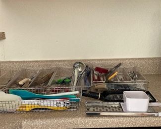 Kitchen utensils
Knives
Shredders/slicer
Misc