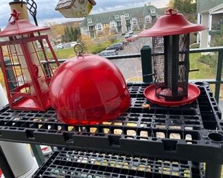 Metal bird feeders
Plastic squirrel proofers