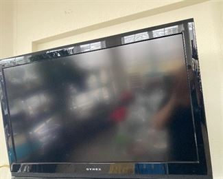 32 inch Dynex TV with wall mount and Remote