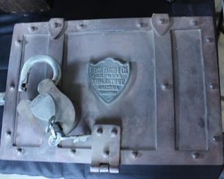 Reproduction Wells Fargo Strongbox