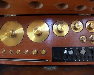 Balance scale weights