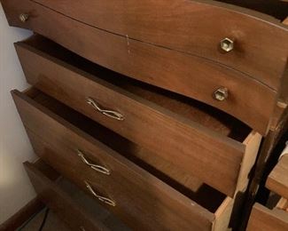 Chest of drawers