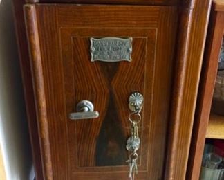 MING CHAN SAFE!!! AMAZING!! MUST SEE!!                   NO NEED FOR A SAFETY DEPOSIT BOX AT THE BANK !!!