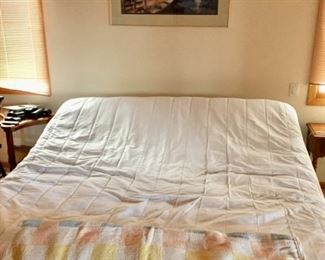 King Adjustable Bed with Serta Motion iSeries Adjustable Foundation