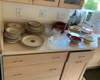 Another Nice Dish Set and Lots of Serving Pieces