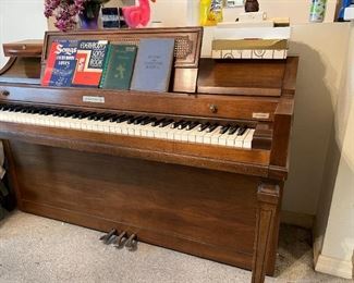 $100 piano Baldwin - needs tuning but good shape