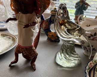 So many knick knacks and decor