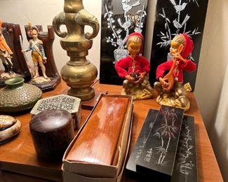 MCM Elves, Chinese Scroll weights