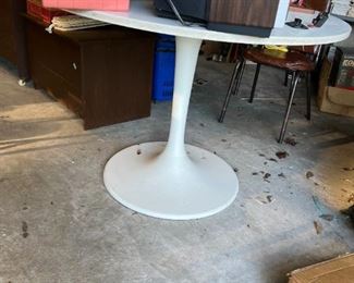 Tulip table