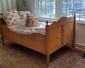 Antique English 3/4 size bed