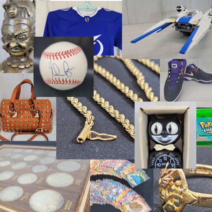 Original box Tested & Working - only missing "road signs" and one track has minor damage, but still works and close up is shown.