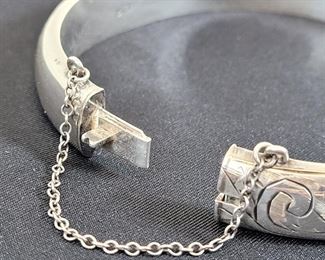 Mid Century - made in England - Sterling Bracelet - 1956 Chester Hallmark made by Joseph Smith & Son's England.  weight - 15+ grams