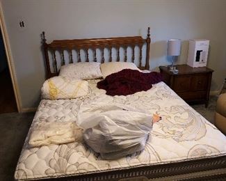 Century queen bed