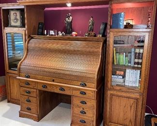 Very nice roll top desk