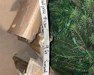 9 Ft. Christmas tree (Seasonal Concepts)