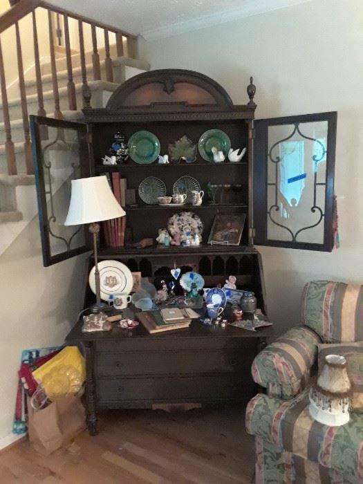 1930s mahogany double-door secretary/bookcase