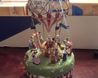 Hot air balloon by Liberty Falls