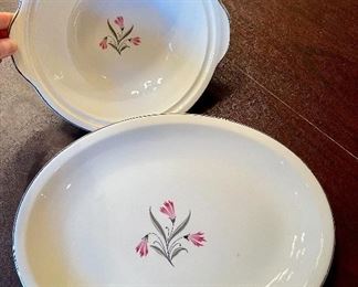 Item 133:  Paden City pottery serving bowl & plate:  $14 for set