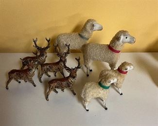 (Only the Deer Remain) Vintage under the tree Christmas animals
