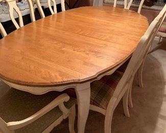 Ethan Allen table & 8 Chairs