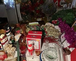 More Christmas Deco Decorations is New Never Used