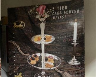 2 Tier Cake Server