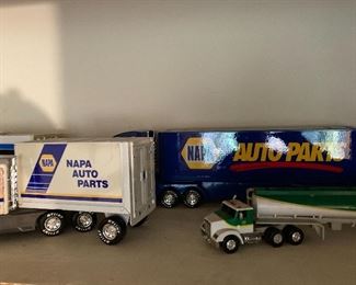 NAPA AUTO PARTS TRUCKS