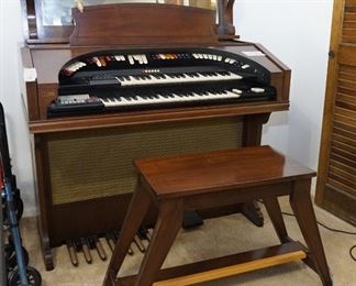 Conn organ and stool