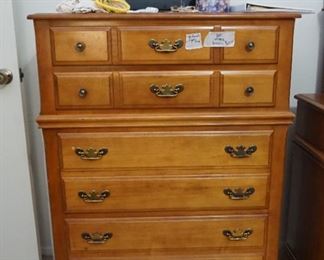 Maple chest of drawers