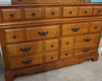 Maple dresser