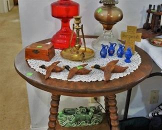 Round oak parlor table