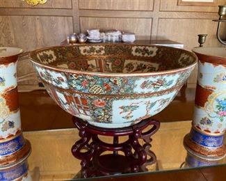 Rose medallion bowl