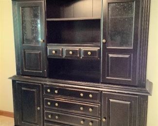 Black Hutch 