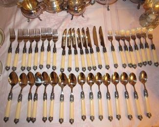 Service for 8 Hampton stainless never used