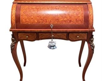 Lot 001
Antique French 19th Century Louis XVI Ladies Writing Desk