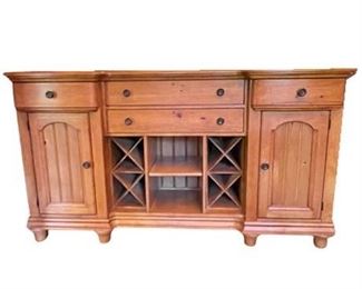 Lot 007
Stanley Furniture "Vineyard" Service Cabinet
