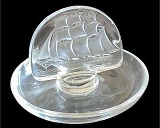Lot 029
Lalique Crystal Clipper Ship Ring Dish