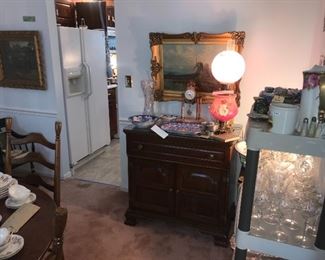 Items Located In The Dining Room