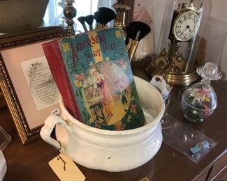 Items Located In 2nd Bedroom