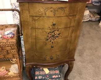 Items Located In The 3rd Bedroom